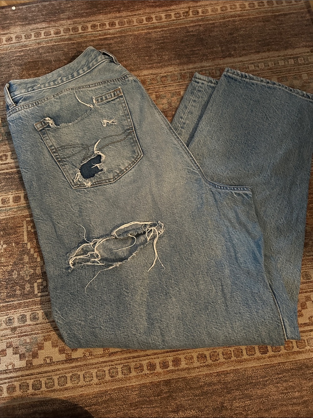 American Eagle Outfitters Light Blue Relaxed Distressed Jeans